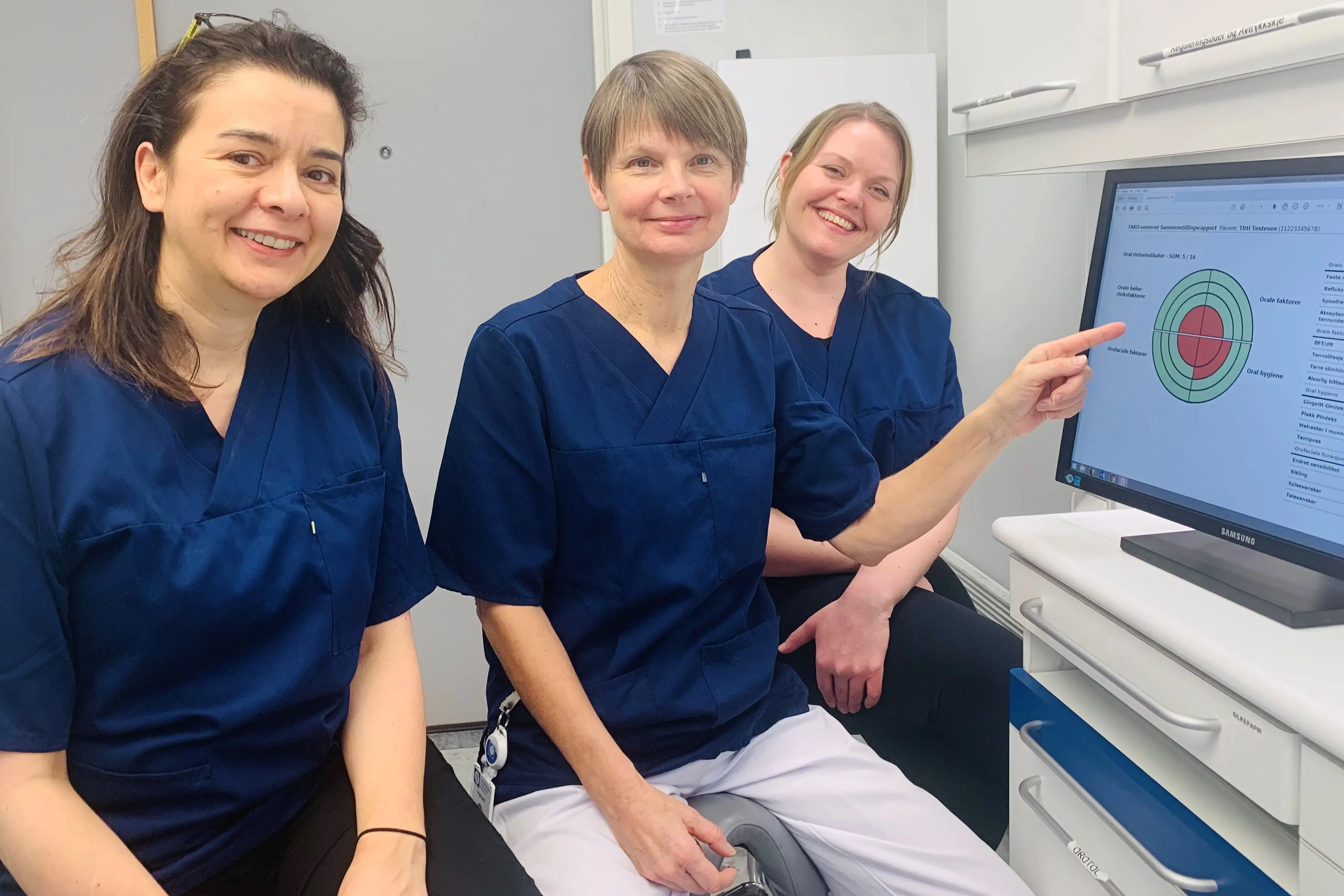 Kjeveortoped Gisela Vanconcelos, logoped Pamela Åsten og tannpleier Anna Yttervoll.